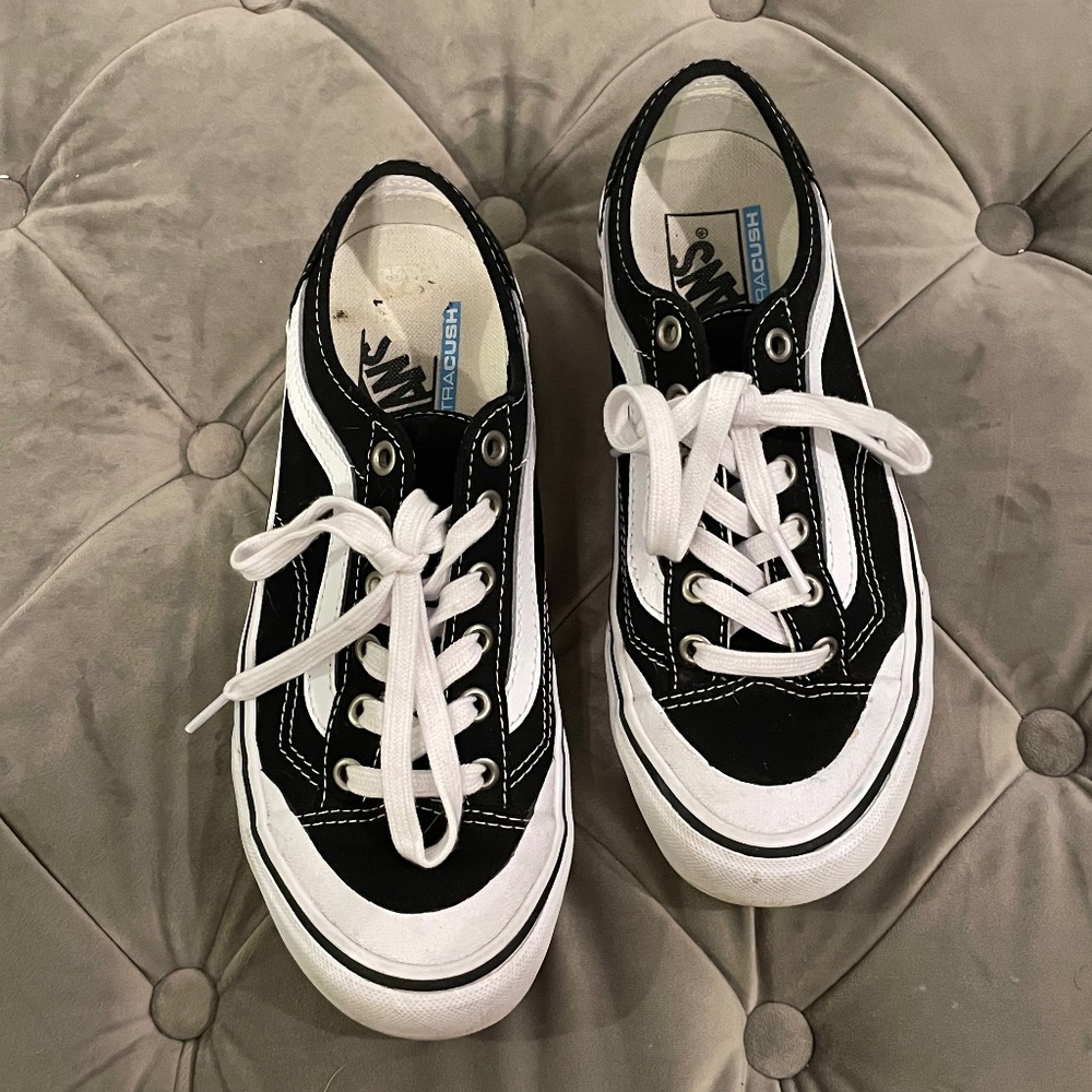 VANS Old Skool Shoe - Picture 3 of 8